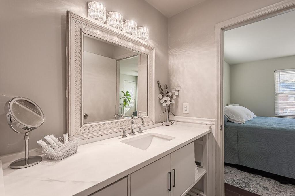 Cozy Townhome Retreat With King Bed Near I-10, Capitol, Fsu & Famu Tallahassee Eksteriør bilde